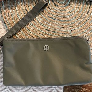 Lululemon wristlet green